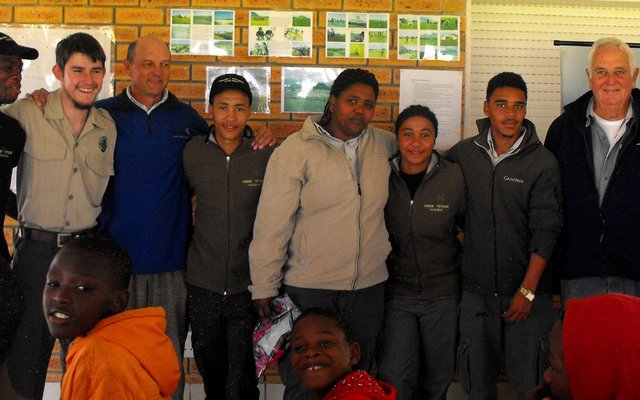The trainee guides with Louis Willemse (second from right), FGASA instructor from Afritracks, and Susan Lochner (far left), Head of the Green Futures College at Grootbos.